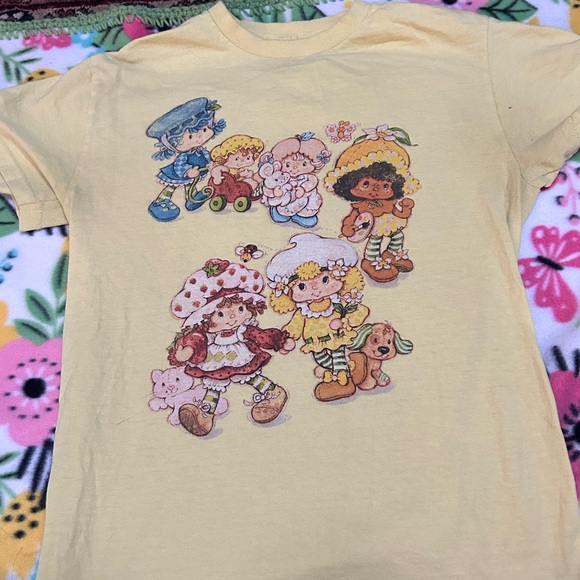 Hello Kitty, Strawberry Shortcake, Bratz, Care Bear T-Shirt Bundle - Picture 10 of 11